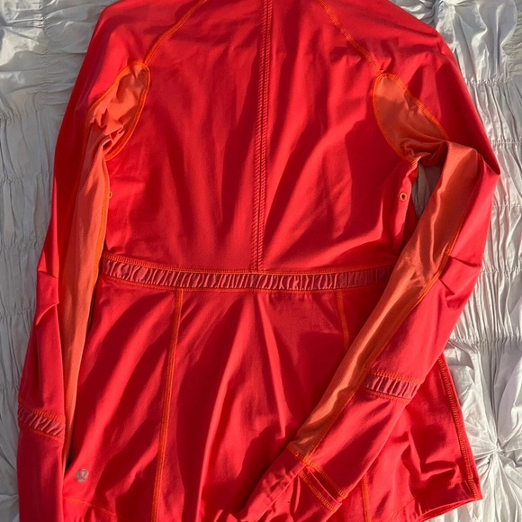 Lululemon Run: Reflect Pullover. Size 10. - Picture 8 of 8